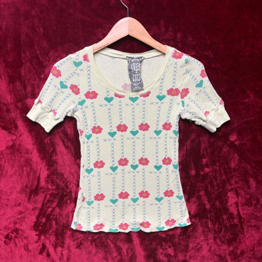 Sweet Child Women Yellow Waffle Knit Floral Heart Print Thermal Top Short Sleeve